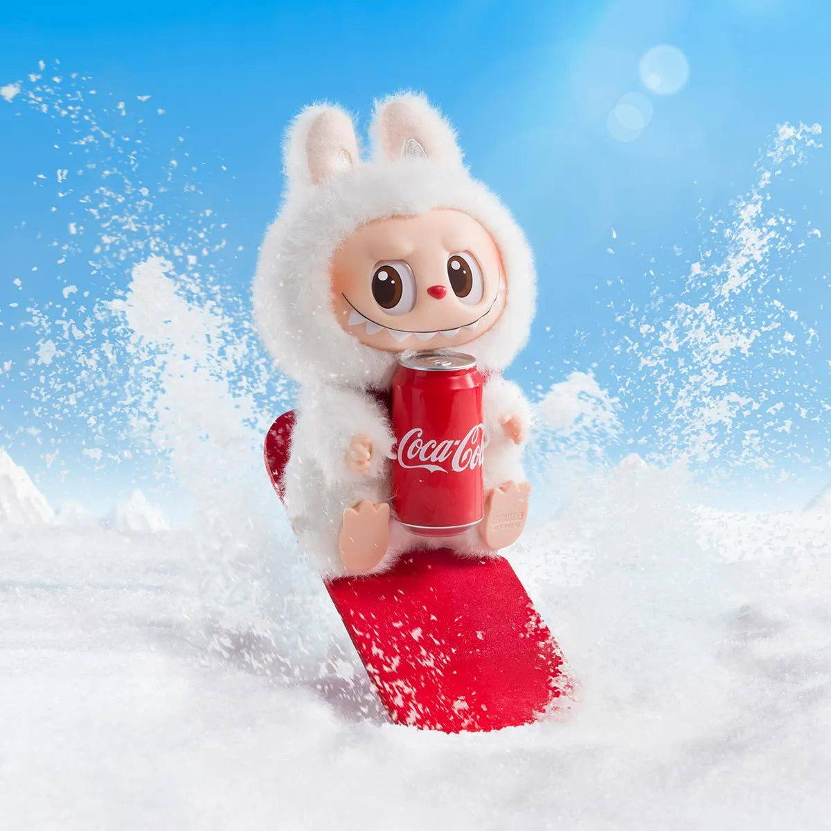 THE MONSTERS SERIA COCA-COLA – Winylowa Maska w Pudełku-niespodziance